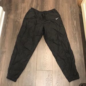 black nike windbreaker pants